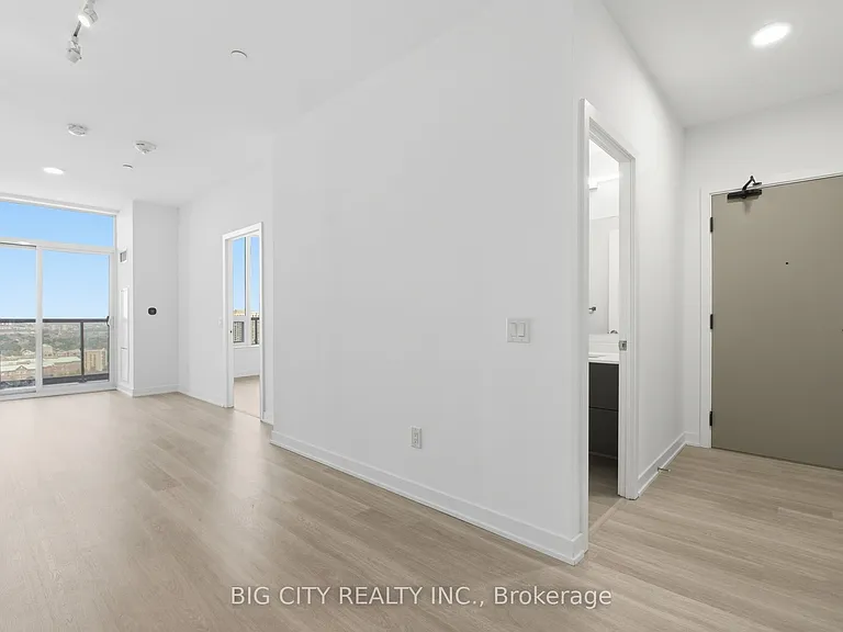5105 Hurontario St #1601 — Photo 5