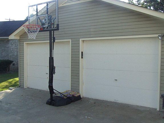 2 car garage 