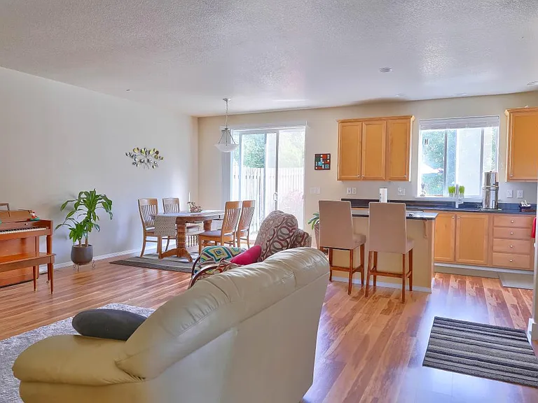3003 NW Morning Glory Dr — Photo 13