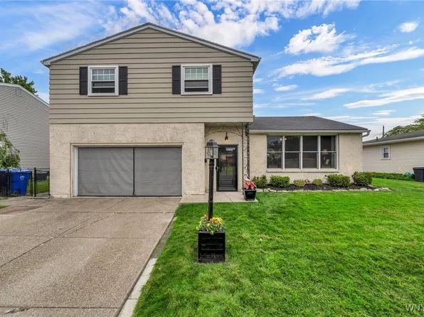 29 Treehaven Rd, West Seneca, NY 14224