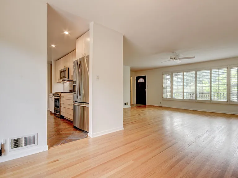 9 West Ct — Photo 4