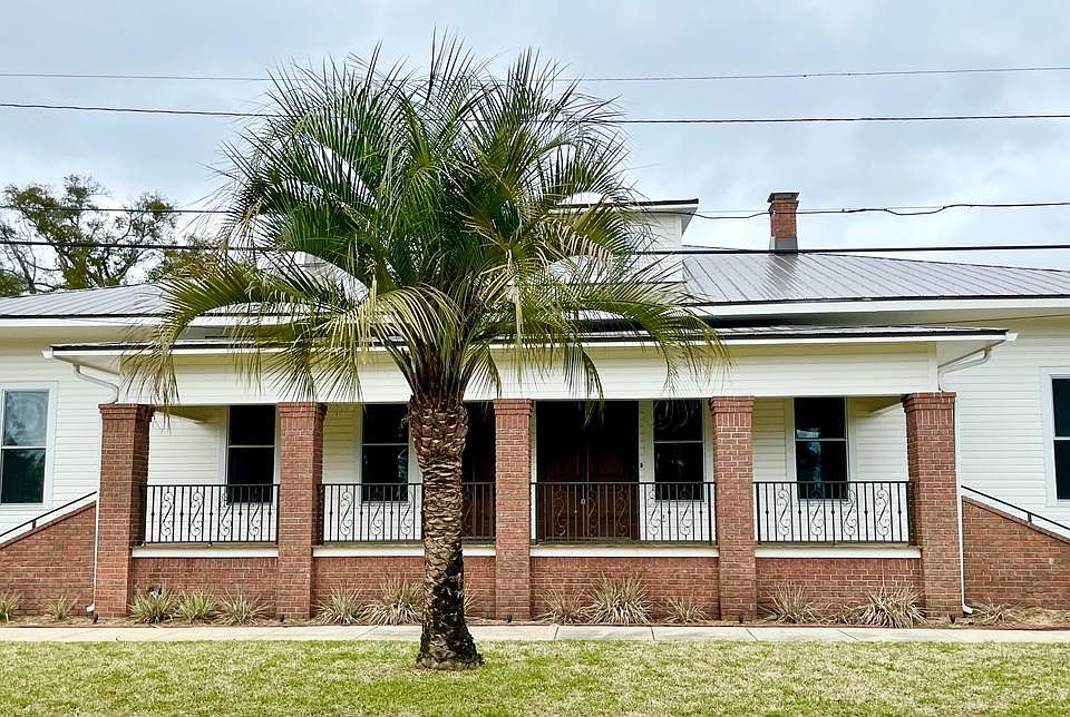 1st image of 1170 E Brainerd St