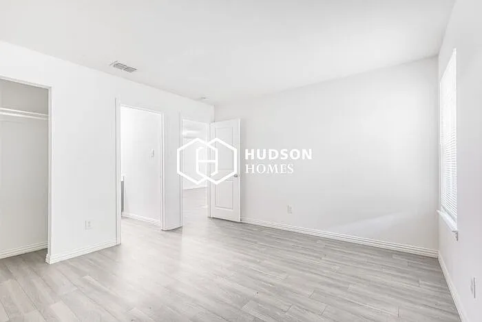 607 Texas St — Photo 7