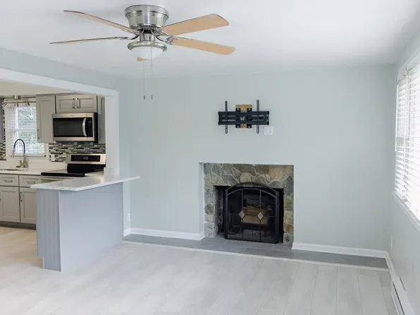 2032 E Ocean View Ave APT 1, Norfolk, VA 23503