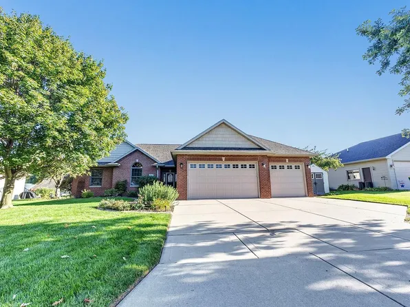 3551 Glen Abbey Dr, Green Bay, WI 54311