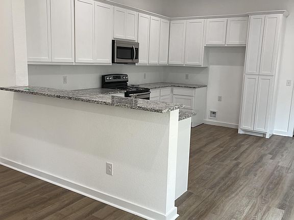 3rd image of 200 Pecan Holw