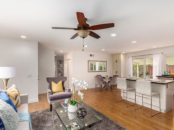 5th image of 5370 Avenida Almendros