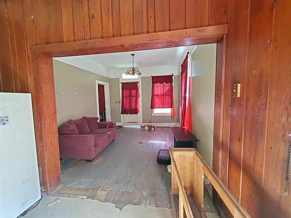 2nd image of 301 Terrebonne St