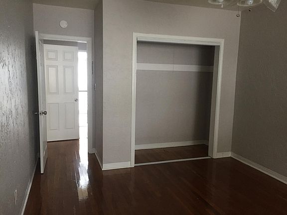 3rd image of 326 8th Ave NE APT 5