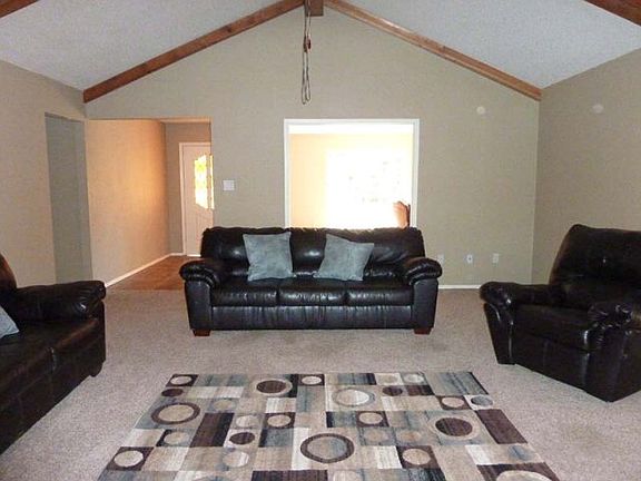 2nd image of 2824 Northtown Pl