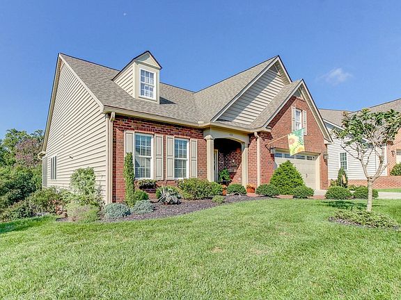 3rd image of 432 Deer Run Cir