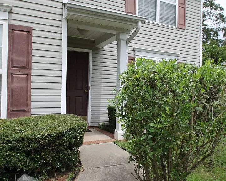 1232 Shenandoah Cir — Photo 2