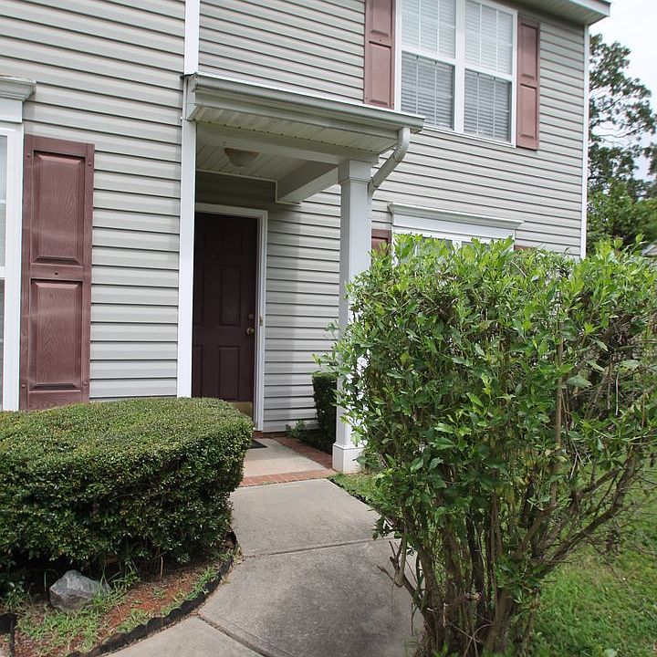 2nd image of 1232 Shenandoah Cir