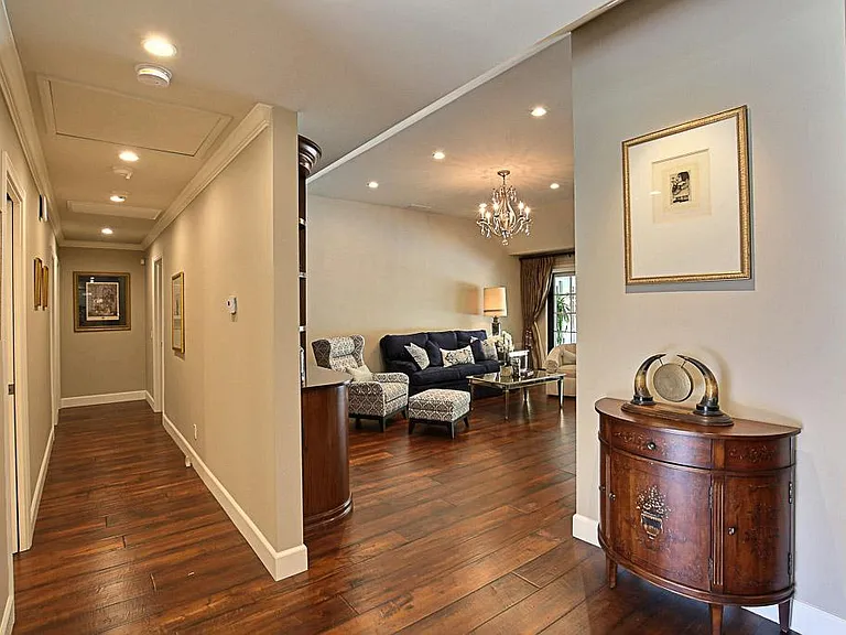 2120 Urmston Pl — Photo 4