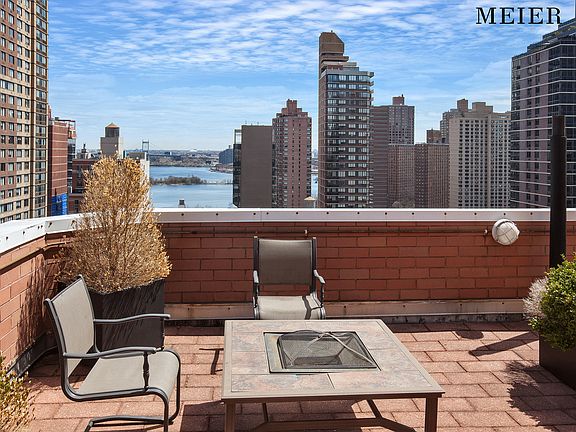 2nd image of 206 E 95th St APT 19A