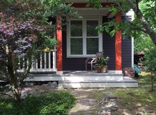 4233 4th Ave NE, Seattle, WA 98105