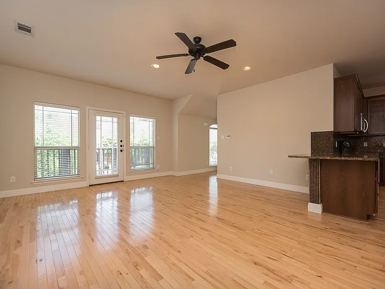 2932 Forest Park Blvd — Photo 2