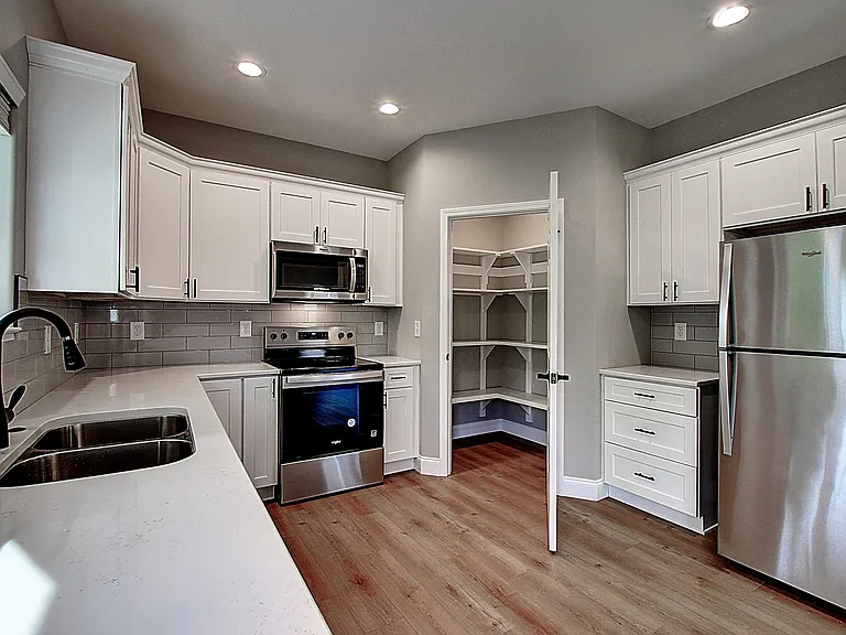 209 University Pkwy #36 — Photo 16