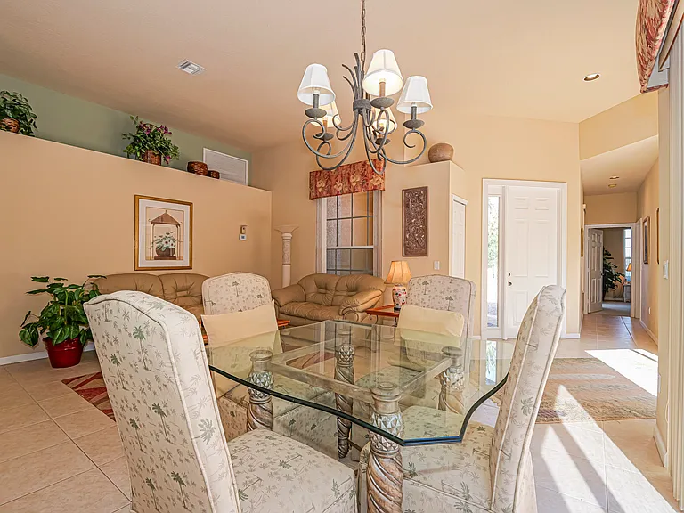 2135 S Maiden Ln — Photo 14