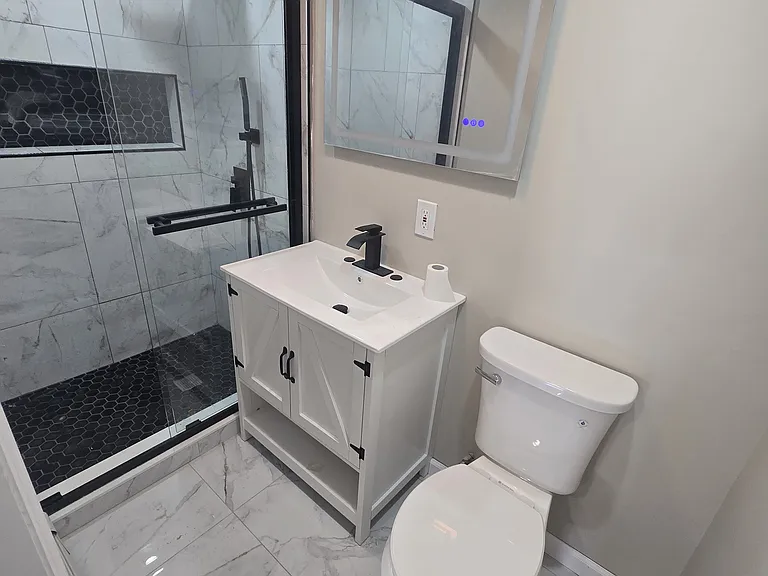 208 Hilltop Dr — Photo 4