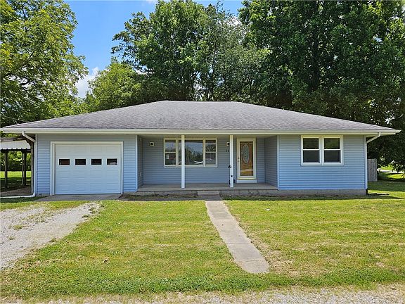 2nd image of 304 N Jay Hayden Dr