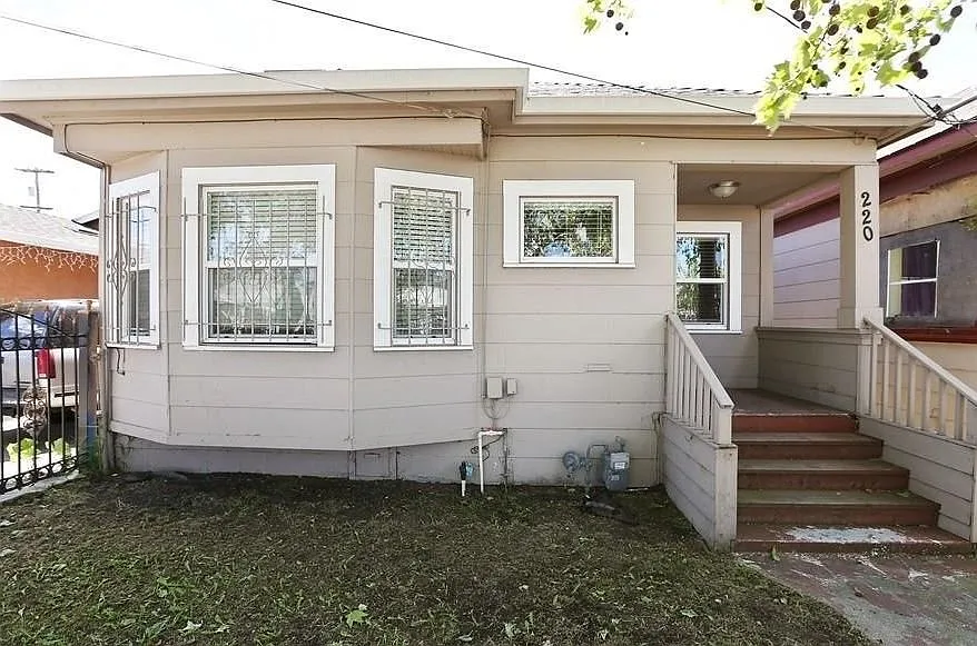 220 Chanslor Ave photo 1