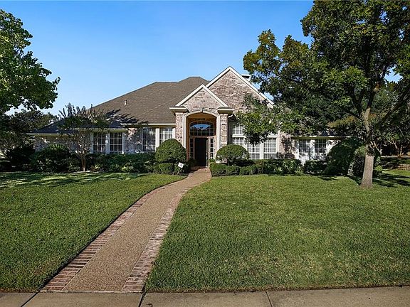 2nd image of 400 Southview Trl