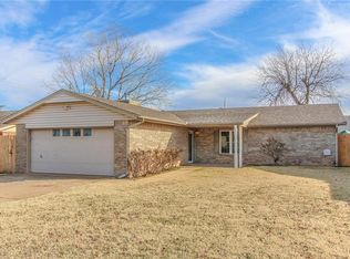 112 S Silver Dr, Mustang, OK 73064