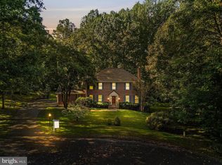6802 Palmer Ct, Warrenton, VA 20187