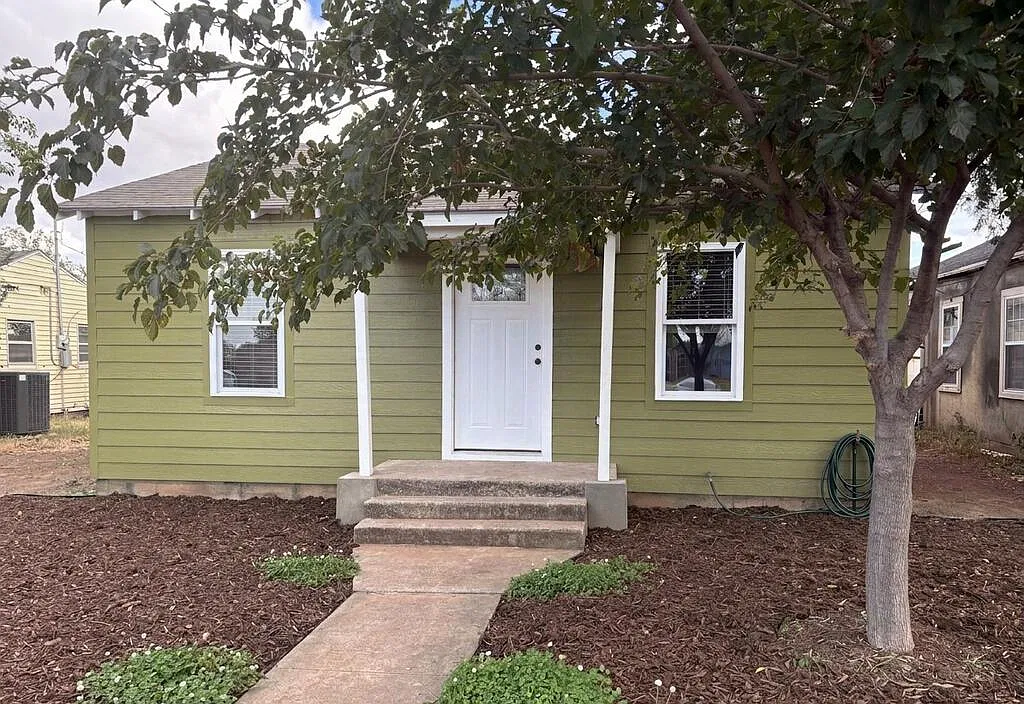3 bed, 1.0 bath, 1000 sqft, $1,995 — Photo 1