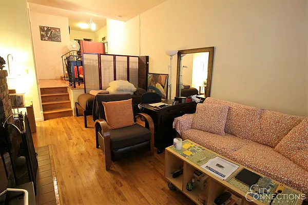 Rented by City Connections Realty | media 2