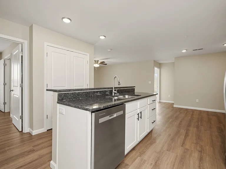 2319 Lantern Ridge Dr — Photo 9