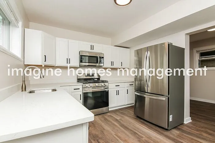 4 bed, 1.5 bath, 1589 sqft, $1,945 — Photo 3