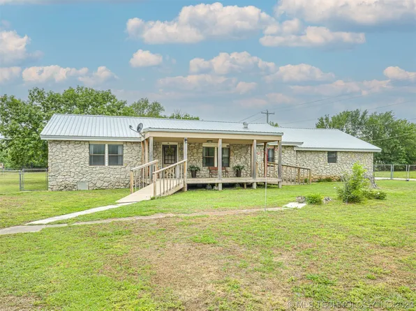 408 S Broad St, Nowata, OK 74048