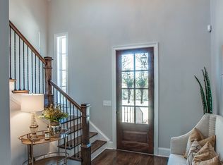 3917 Cross Creek Rd, Nashville, TN 37215