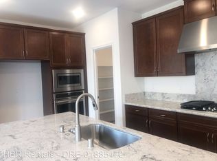 381 Defender Ln, Tracy, CA 95377