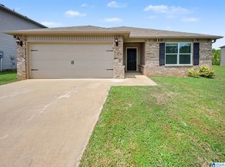 135 Hunters Cv, Odenville, AL 35120