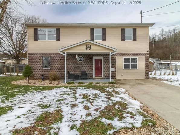 113 Pinehurst Dr, Tornado, WV 25202