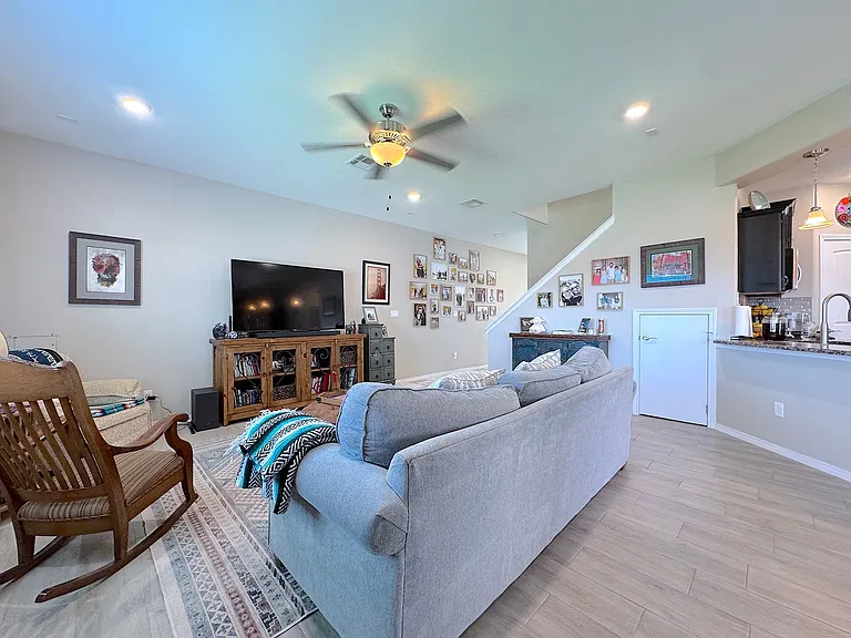 7805 Enchanted View Dr — Photo 8