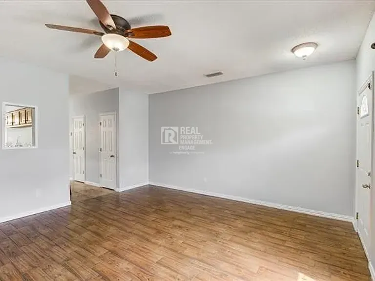 234 Samuel Blvd #P-1 — Photo 5