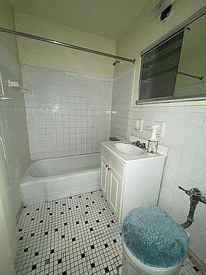 4th image of 250 E 29th St APT 6k