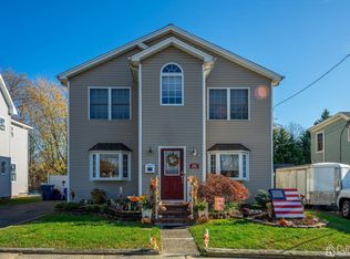 974 Matawan Rd, Laurence Harbor, NJ 08879