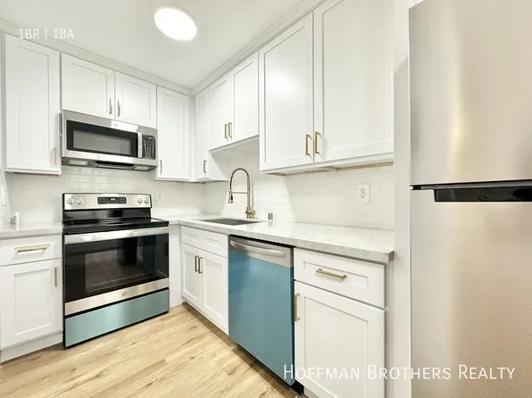 5111 Harold Way APT 302, Los Angeles, CA 90027