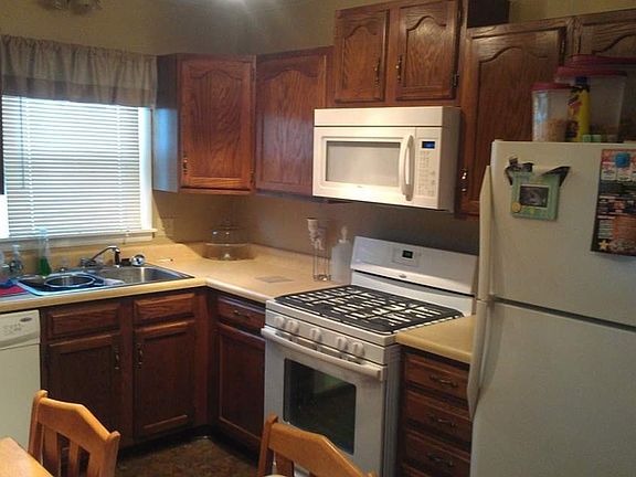 2nd image of 2913 Redford Dr