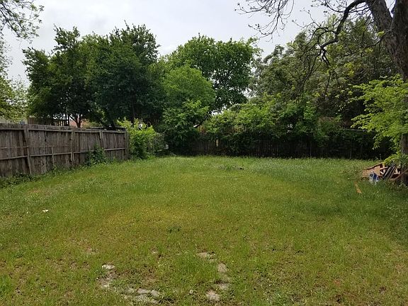 2nd image of 208 W Cevallos