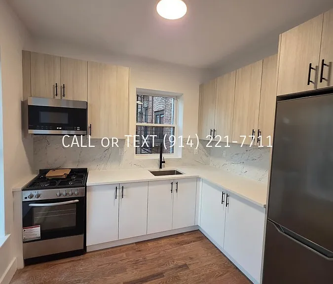 286 Hawthorne Ave — Photo 2