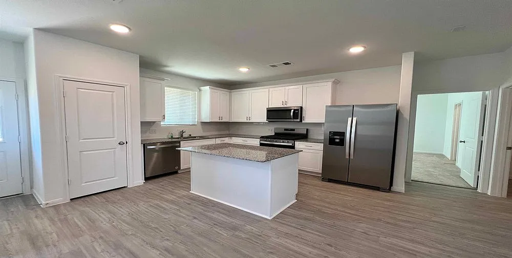 Building Photo - 330 Shady Cedar Hill Ln