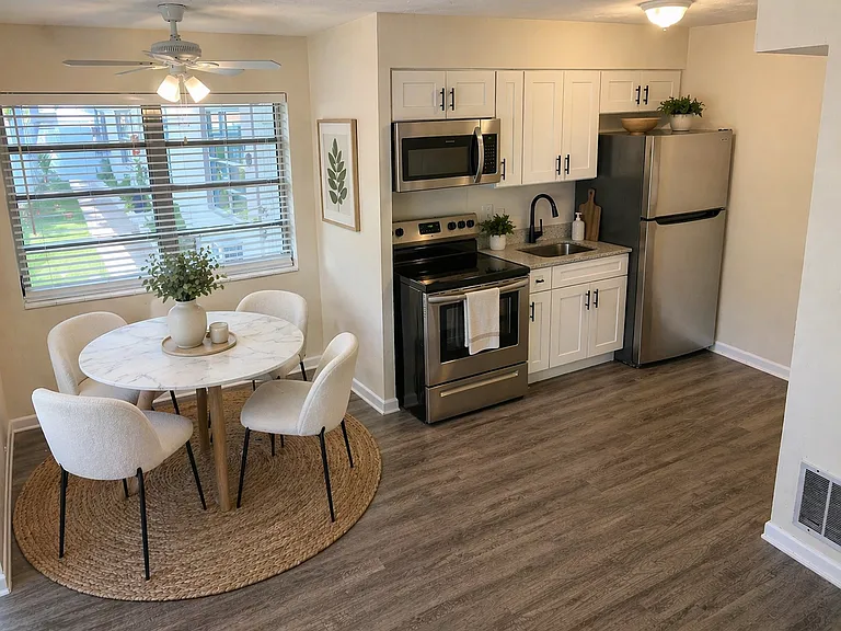 1030 N Victoria Park Rd — Photo 1
