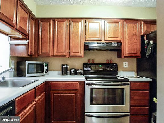 3rd image of 5877 Clarendon Springs Pl