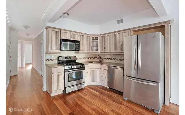 Rented by Douglas Elliman | media 8